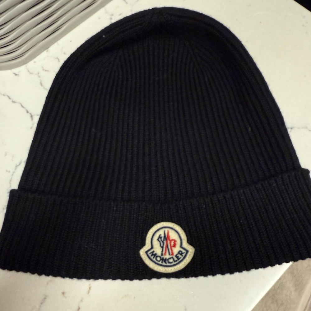 Moncler black beanie OS